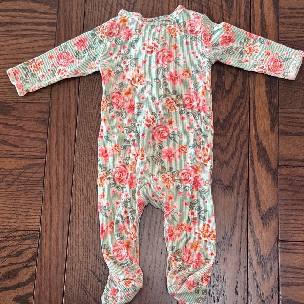 Baby Girl Lot; 3 6-9M Outfits. Spice Girls, Nicole Miller, Children’s place - Picture 10 of 10